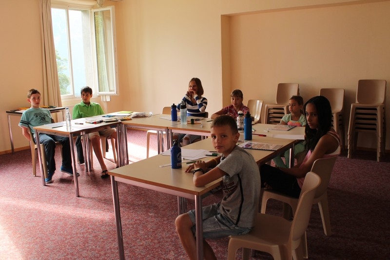 Village Camps International Summer Camp Leysin, Switzerland 2025-08-09 https://www.villagecamps.com/journals_admin/images/692-27-language (11).jpg